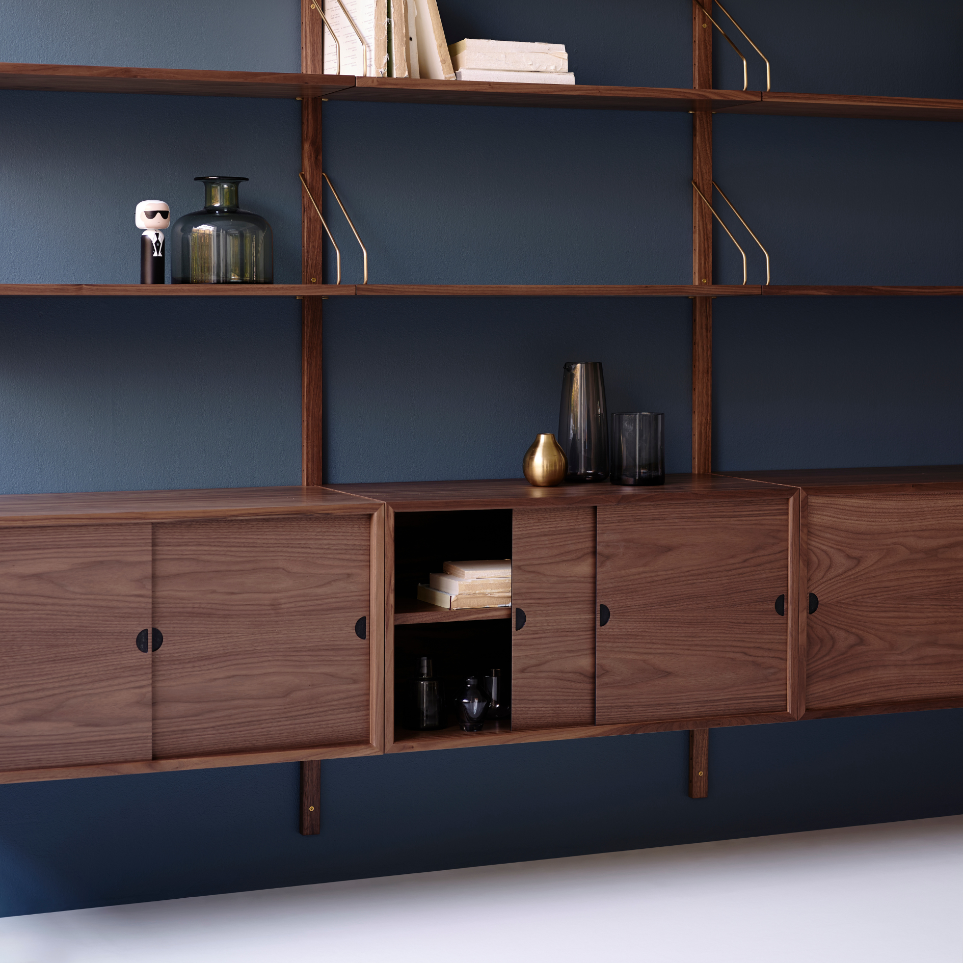 Royal System Storage